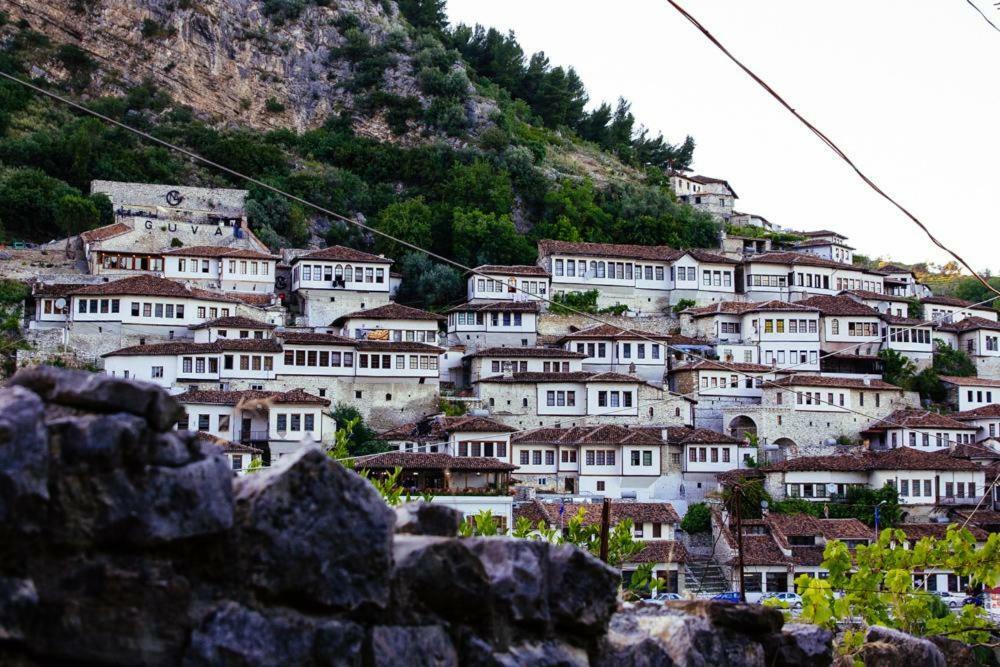 Hotel Vila Nino Berat Eksteriør bilde